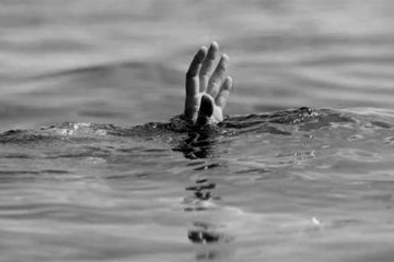 कर्रा खोलामा पौडी खेल्ने क्रममा डुबेका बालकको मृत्यु