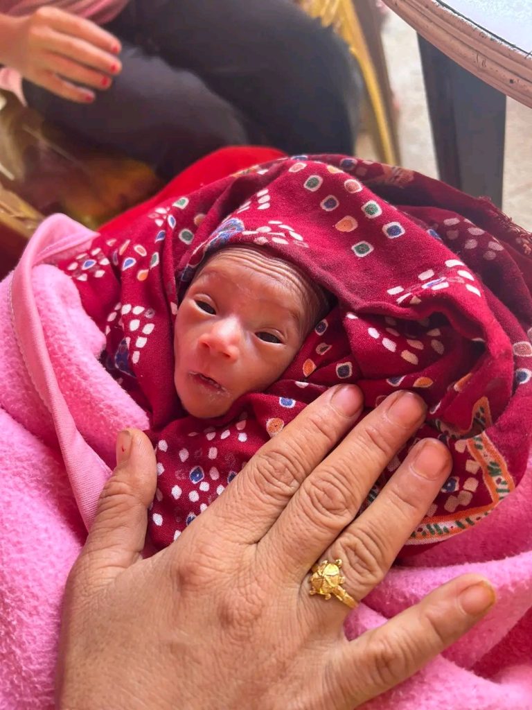 हेटौंडामा बालगृहको गेटबाहिर फेला पर्यो नवजात शिशु