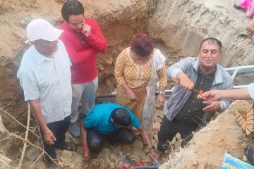 २० लाख लगानीमा गाउँपालिका अध्यक्ष कालाखेतीले गरिदिए सडक ढलान