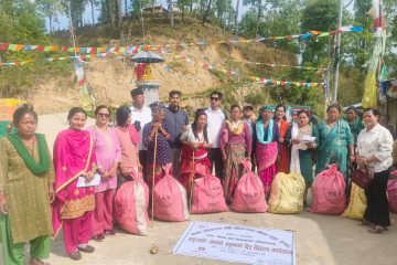 हेटौंडा–१ मा विपन्न तथा एकल महिलालाई कपुरकोट जातको अदुवाको बीउ वितरण