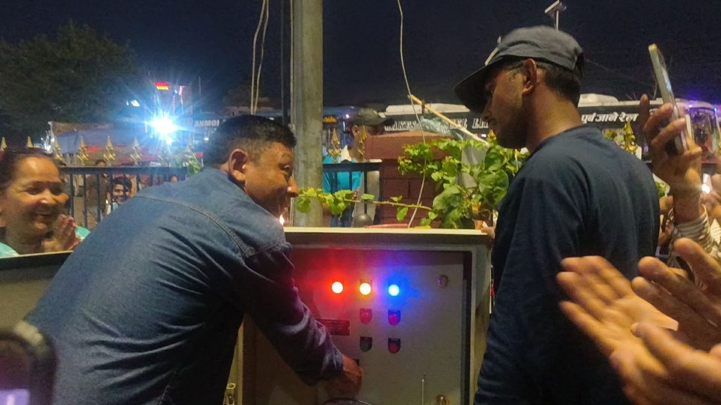 १० नम्बर वडा अध्यक्ष लामाको पहलमा बसपार्क झलमल