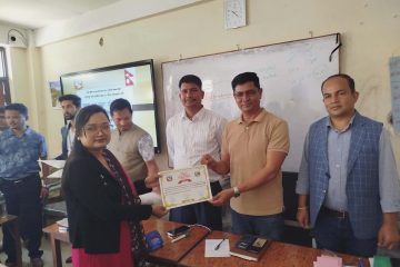 सुनको मूल्य प्रतितोला चार सयले घट्यो