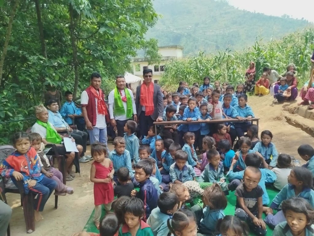 अभिभावकको श्रमदान र आर्थिक सहयोगमा बन्यो ट्रस भवन