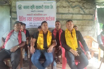 किसानको पैसा किसानकै हितमा, मनहरीले दियो दुइ सहकारीलाई चिस्यान मेसिन