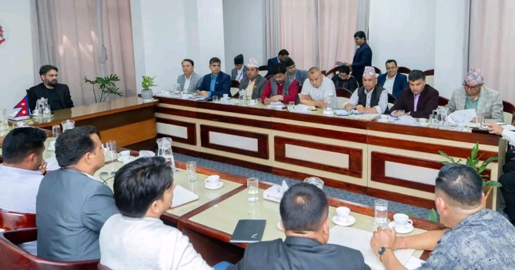रसुवा बाढी प्रभावित क्षेत्रमा सडक र बेलीब्रिजलाई प्राथमिकता दिन जनप्रतिनिधिको माग