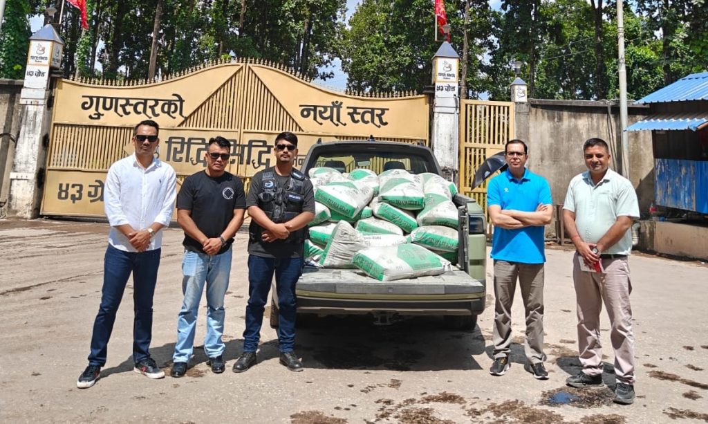 रिद्धिसिद्धि सिमेन्टद्वारा सिआनलाई ३० बोरा सिमेन्ट सहयोग