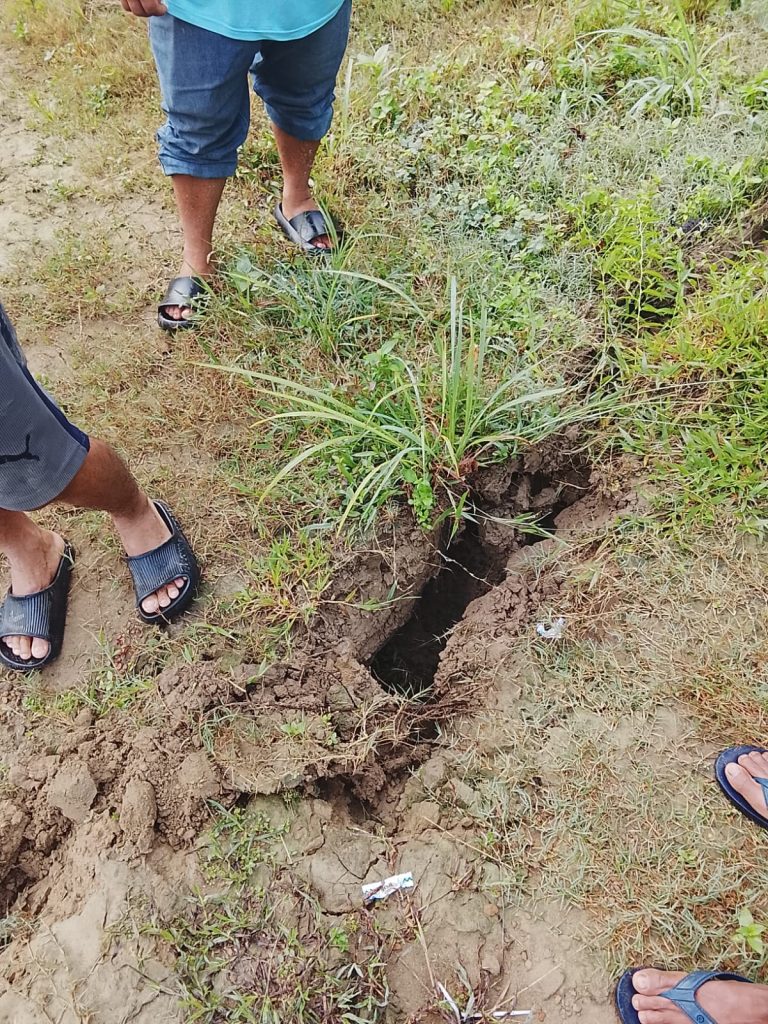 बकैया–६ मा जमिन भासिएपछि १६ घरपरिवार सुरक्षित स्थानमा सारिए