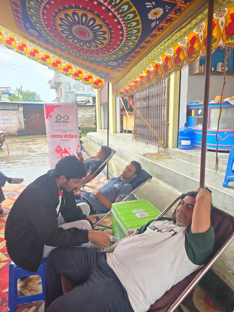 सांग्रिला डेभलपमेन्ट बैंकको वार्षिकोत्सवमा ४२ जनाद्वारा रक्तदान